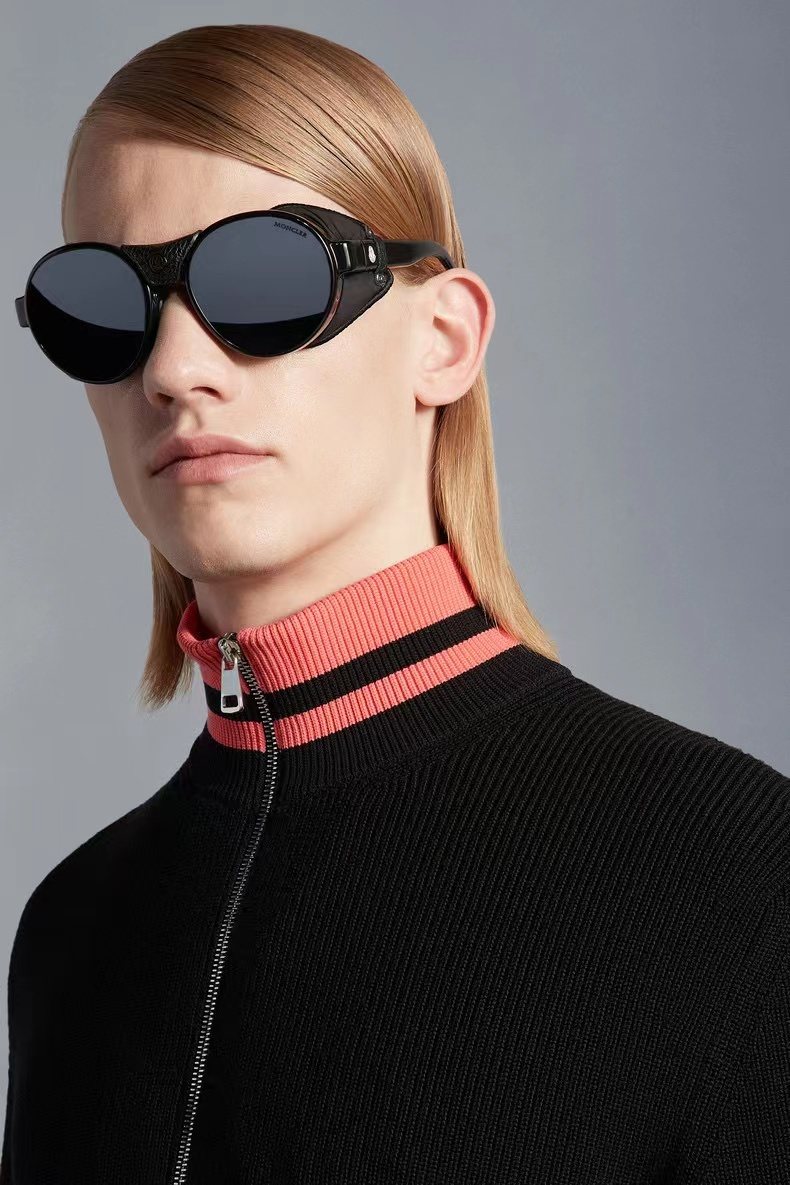 Moncler Rib-Knit Striped Collar Quarter-Zip Sweater