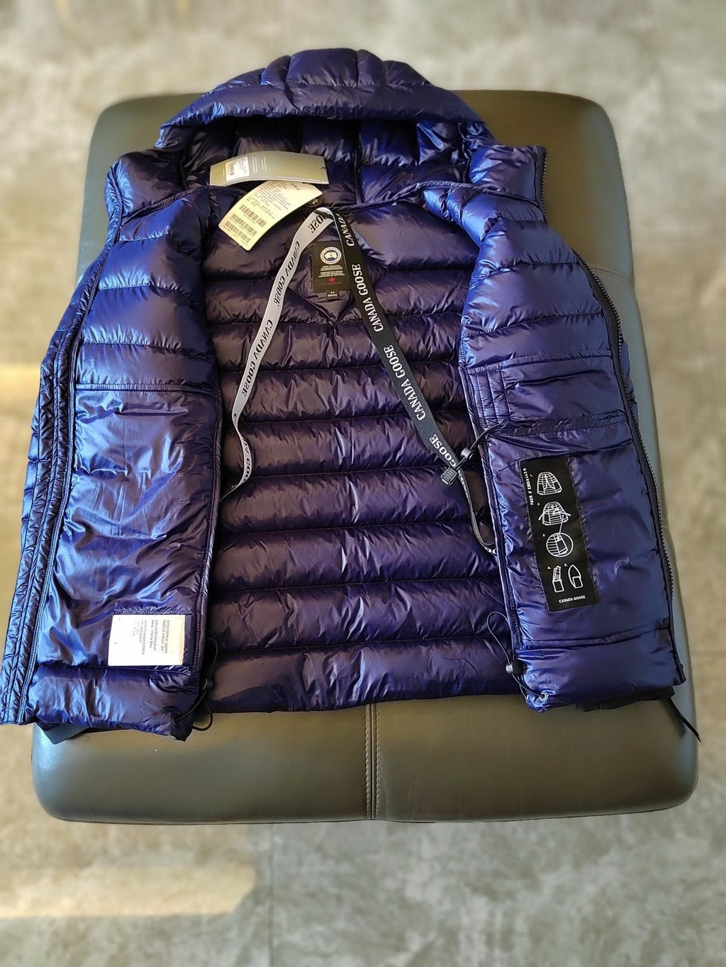 Canada Goose Hooded Short Down Jacket