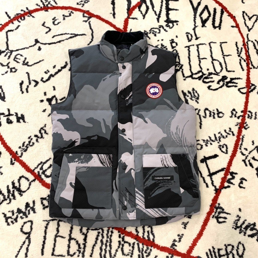 Canada Goose Quilted Snap-Front Vest