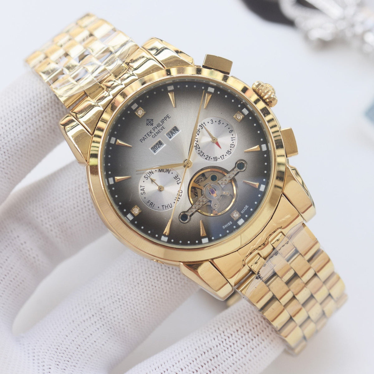 PATEK PHILIPPE Gold Bracelet Watch
